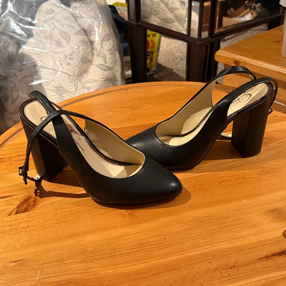 Elegant Black Slingback Heels w wrap around buckle - Picture 2 of 3